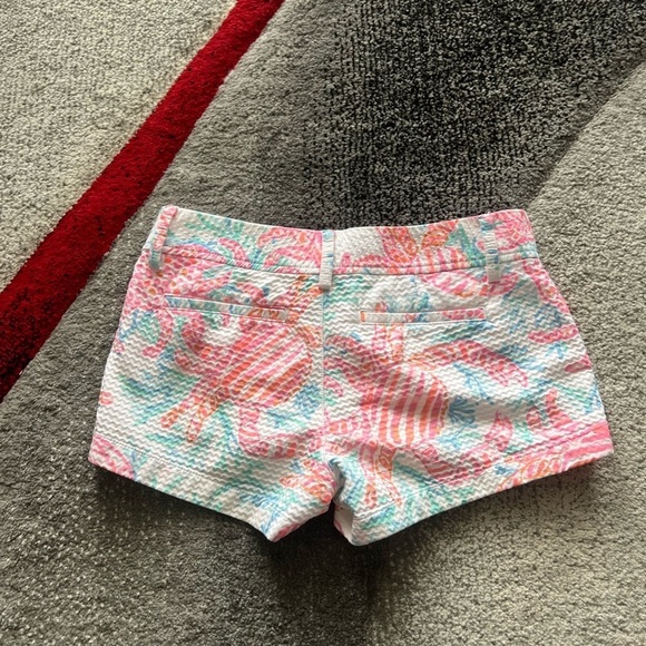 Lilly Pulitzer Getting Steamy Crab Print The Walsh Shorts - Picture 2 of 5